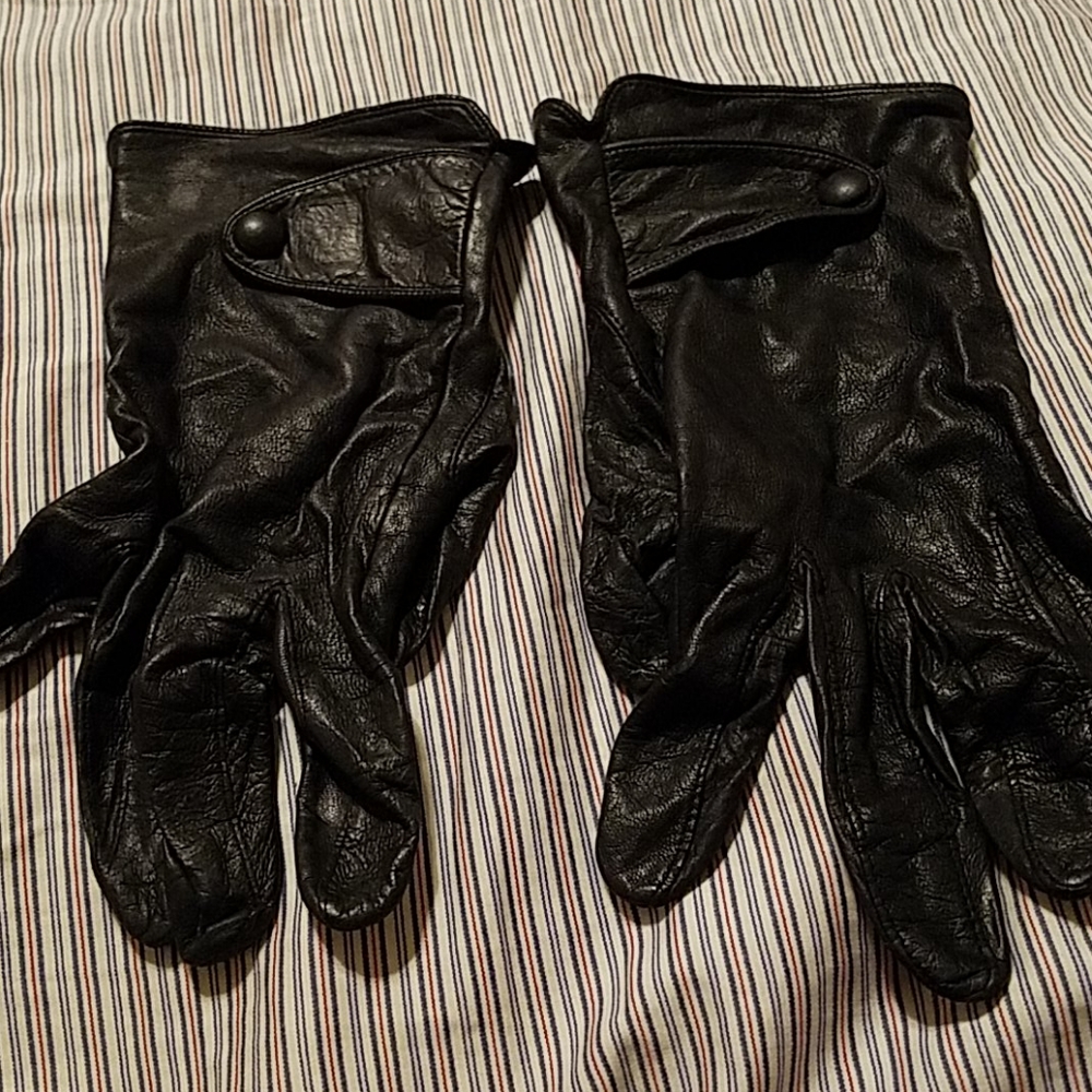 Anne Klein gloves